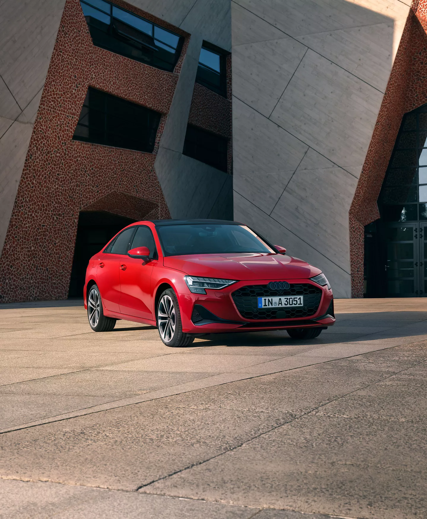 Wheels define the vehicle’s character. Look forward to a selection of new designs with wheel sizes up to 19-inch from the AUDI AG and Audi Sport GmbH ranges. These include the 18-inch wheels in 5-twin-spoke design, graphite grey, gloss turned finish.