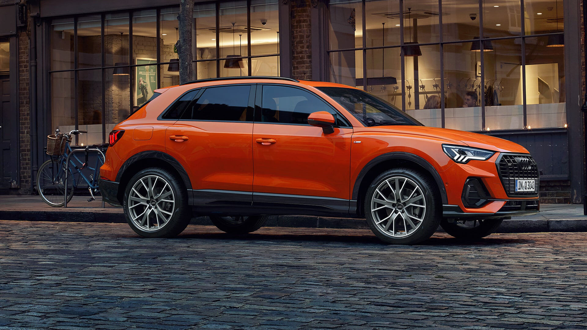 You can opt to inﬂuence the characteristics of your vehicle depending on the driving situation, road condition or your own needs with the Audi drive select dynamic handling system. Select from among six proﬁles ranging from convenient to eﬃcient to sporty.