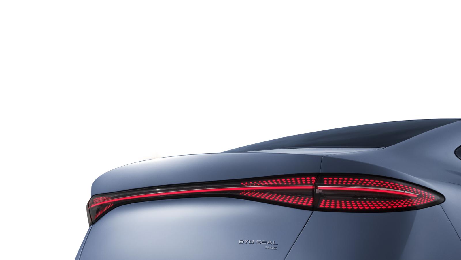 The headlights feature a unique double U-shaped light clusters that are staggered to provide a stereo effect. See the road like never before and experience a safer and more enjoyable driving experience. The taillight shape is arranged in a dot matrix and runs through the whole tail.