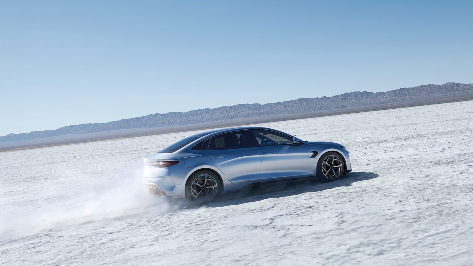 Get ready to embark on an exciting road trip with your BYD SEAL ! Featuring a high-performance electric motor of 390kw, the four-wheel drive version can easily accelerate from 0-100km/h in just 3.8 seconds, a truly exhilarating driving experience that’s sure to leave you in awe.