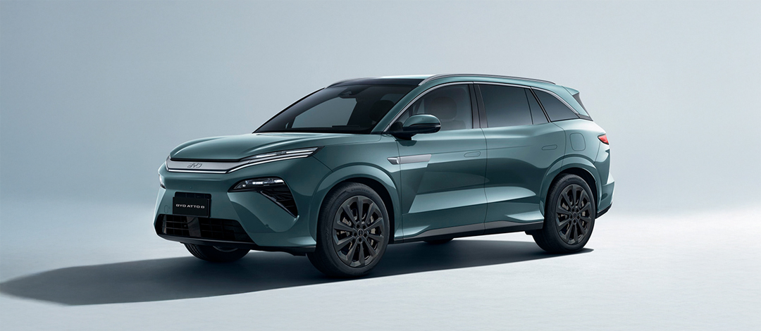 BYD ATTO 8 arrives with a fully evolved Loong Face design language and the latest design philosophy — “Heritage, Resonance, and Balance”, redefining the innate sense of sophistication embedded in Chinese aesthetics.