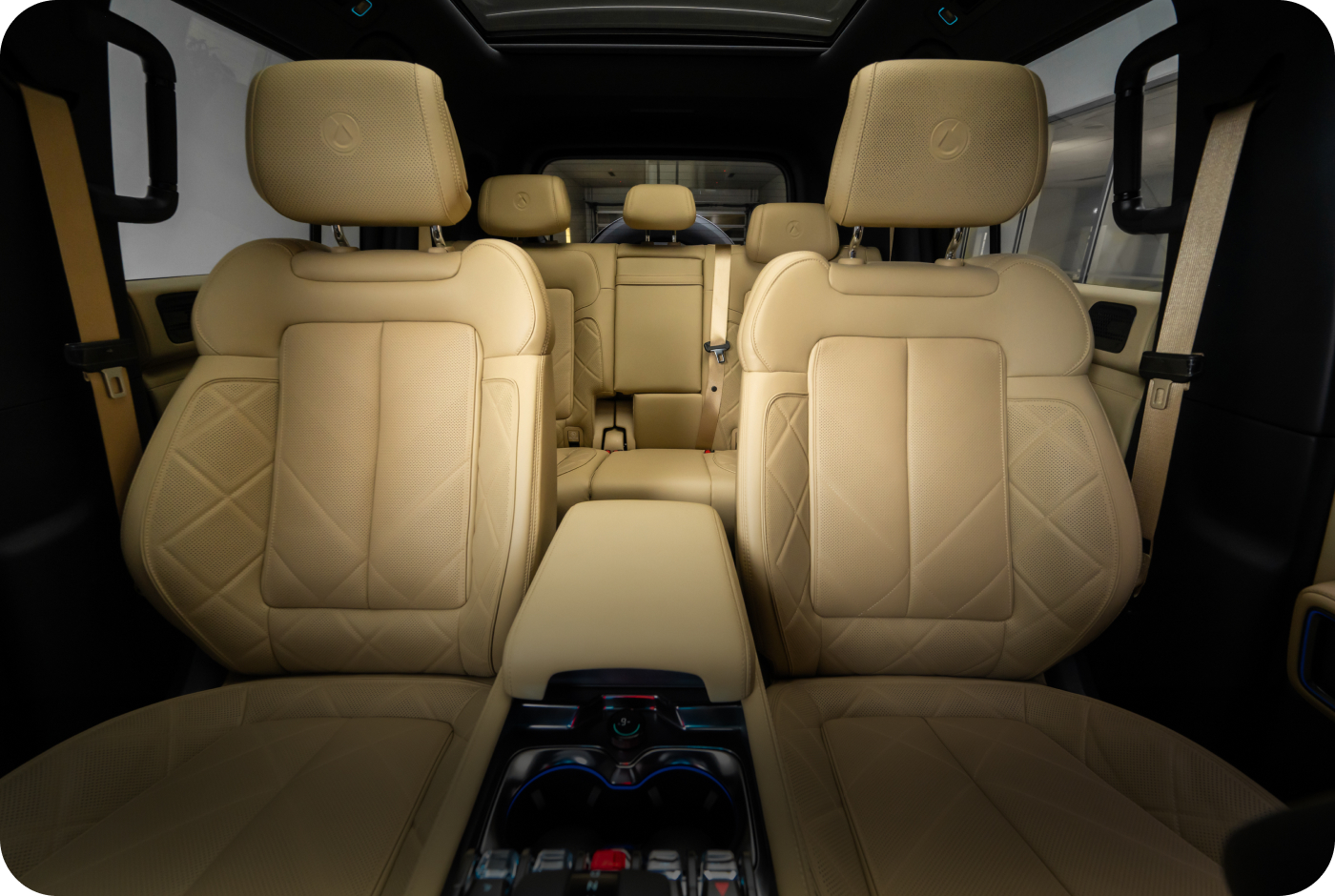 يوفر دينزا B5 مساحة مرنة وقابلة لإعادة التشكيل لتتكيف بسلاسة مع احتياجات نمط حياتك.