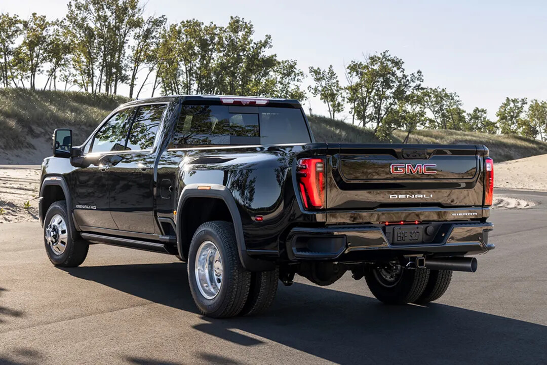 يجمع نظام باب خلفي متعدد الاستخدامات المبتكر القوي بين ست وظائف مريحة تساعد على تحسين عملية التحميل والتفريغ والوصول إلى صندوق الشحن لتسهيل أي مهمة تقريبًا.