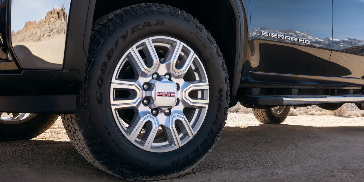 Sierra HD Denali stands out with available unique wheels on SRW models.