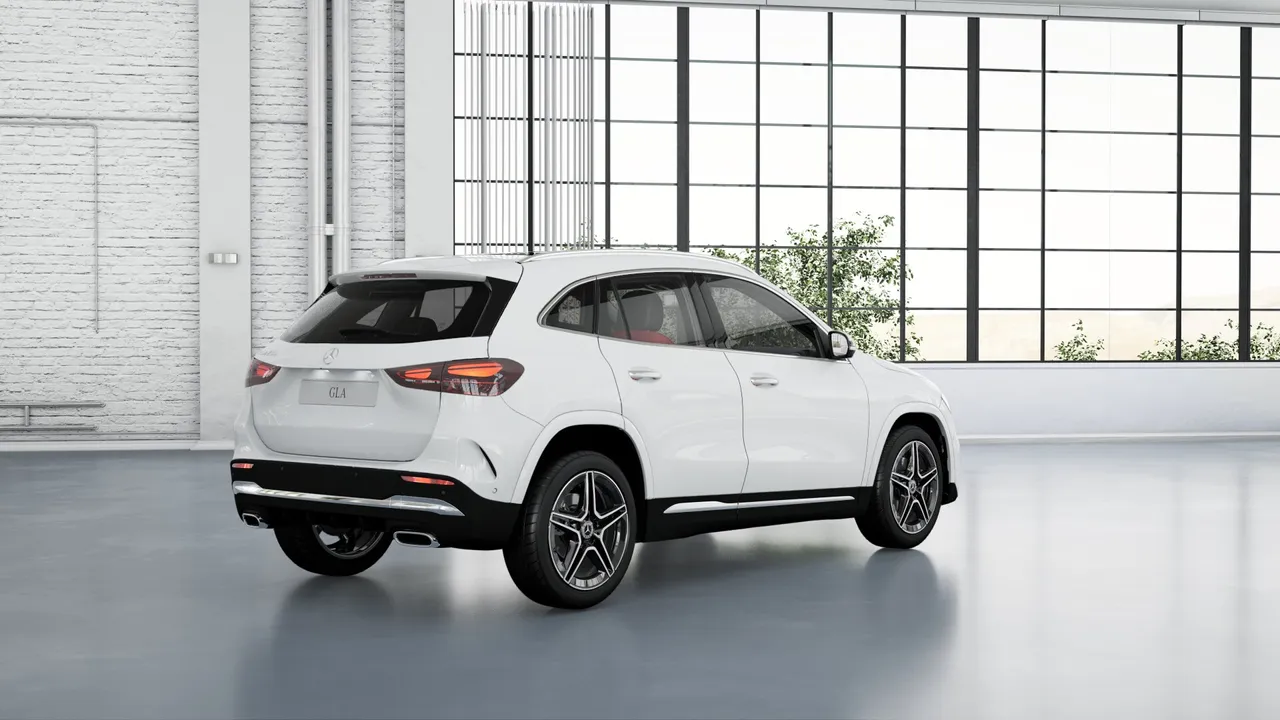 In keeping with the dynamic SUV character, the new deep spectral blue paint finish accentuates the GLA`s exterior.