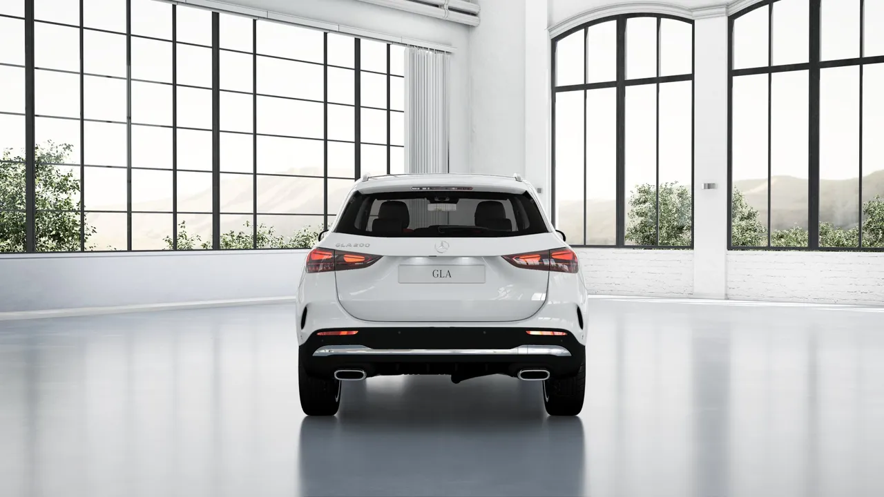 The rear with tailpipes and the striking fully-LED rear lights impress not only with their dynamic design, but also with their high-quality and precise interior design.