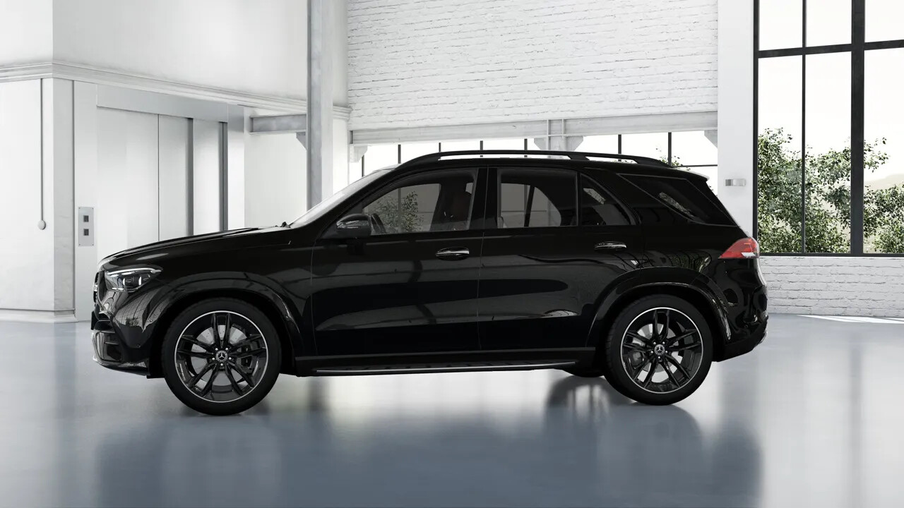 Brings you comfortably to your destination: a wide range of light-alloy wheels from 48.3 cm (19 inches) to 55.8 cm (22 inches) rounds off the sporty, elegant design of the GLE.