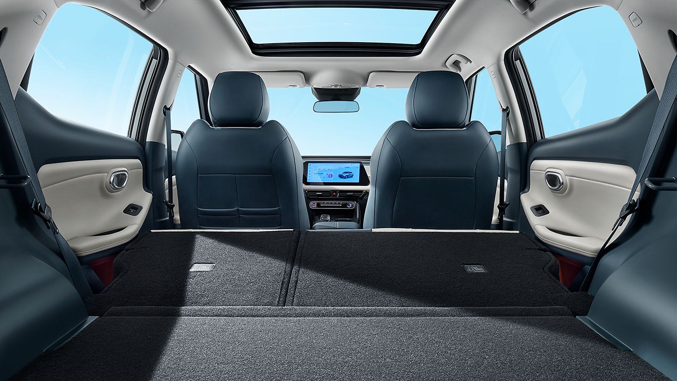 21 storage compartments + 5 flexible storage spaces.